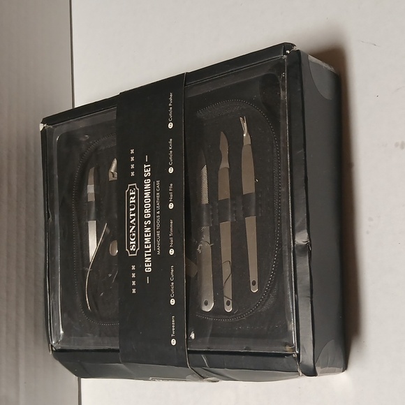 Signature Gentlemans Manicure Set with Leather Case NWT - Picture 1 of 5